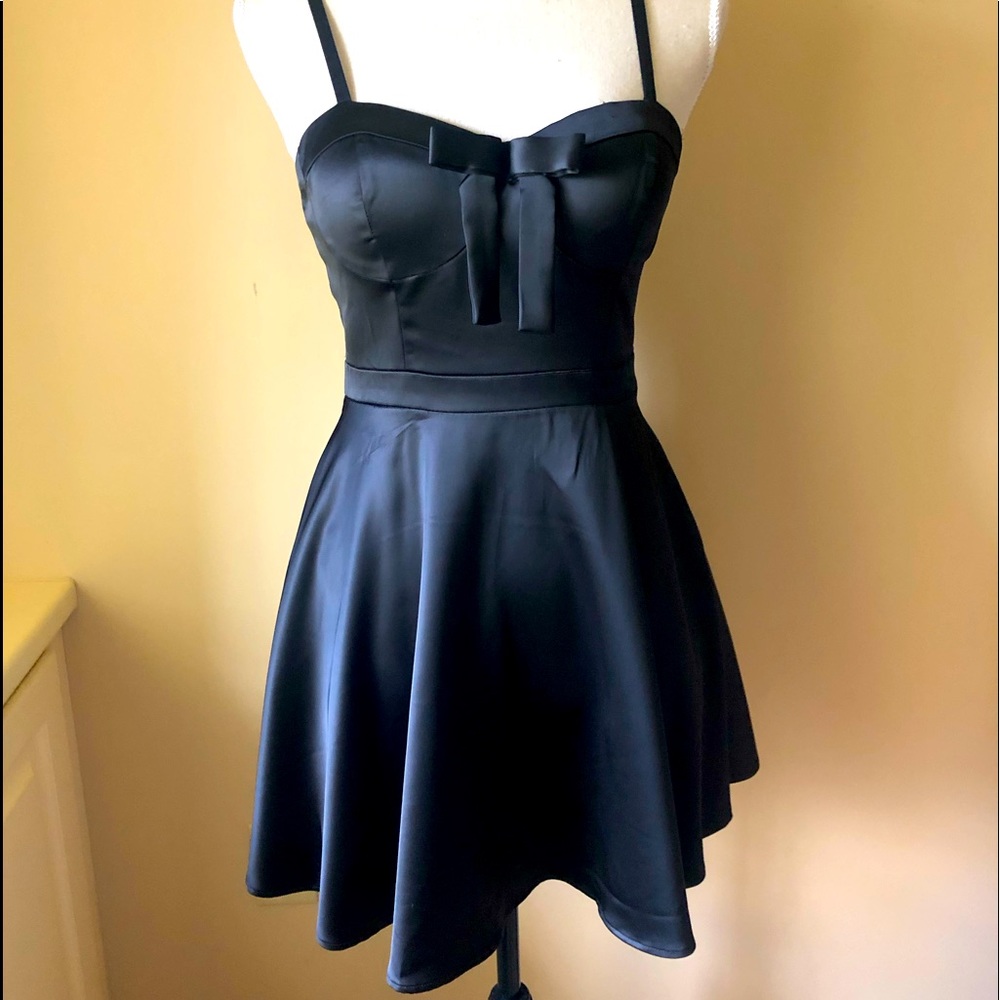Perfect Little Black Dress! Side-zip w/hook&eye. Adjustable straps. Fully-lined